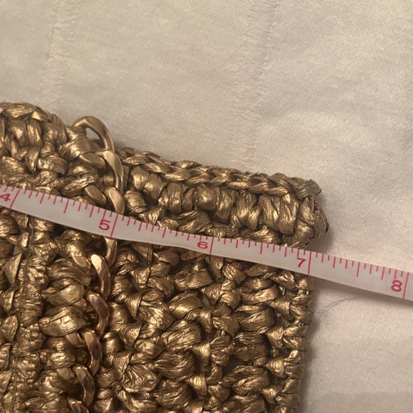 🆕 Chic Gold Raffia Clutch - Picture 6 of 6